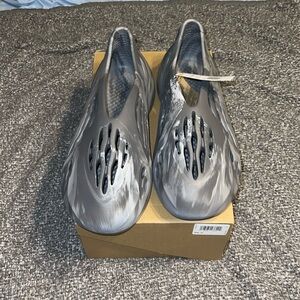 Yeezy foam RNR